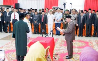 lantik-alfedri-jadi-bupati-siak-syamsuar-titipkan-pesanpesan-ini
