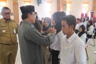 bupati-inhil-perangkat-desa-harus-kuasai-administrasi-pengelolaan-pemerintahan